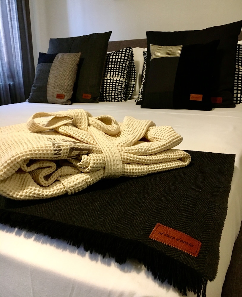 Deluxe Double Room, Canal View photo 3