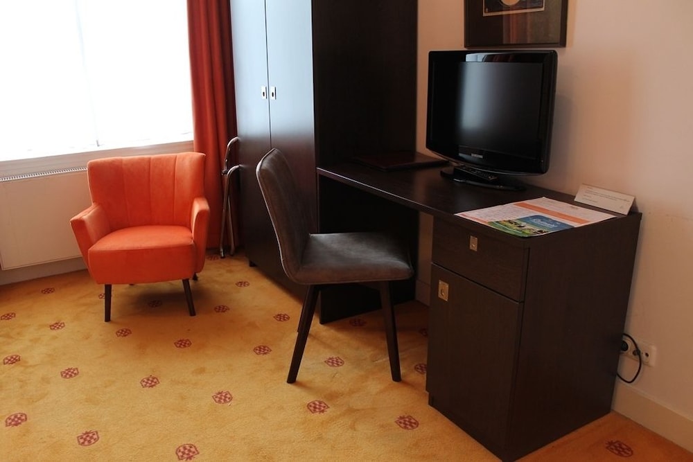 Twin Room (Charme, balcony or terrace) photo 2