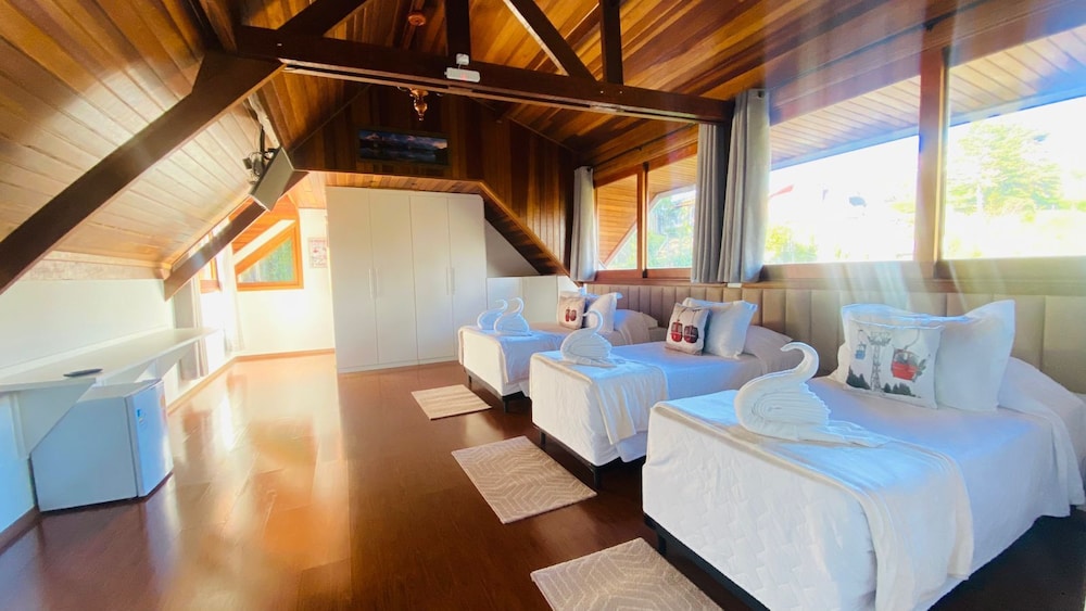 Deluxe Quadruple Room, Non Smoking, Mountain View photo 1