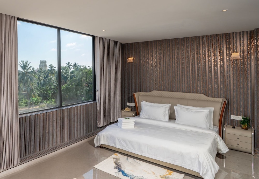 Superior Double Room, City View