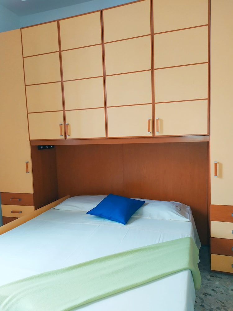 Comfort Room (Blu)