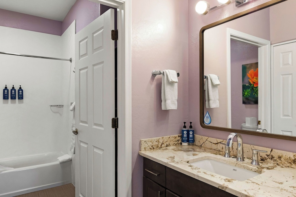 Condo, 3 Bedrooms, Kitchen photo 3