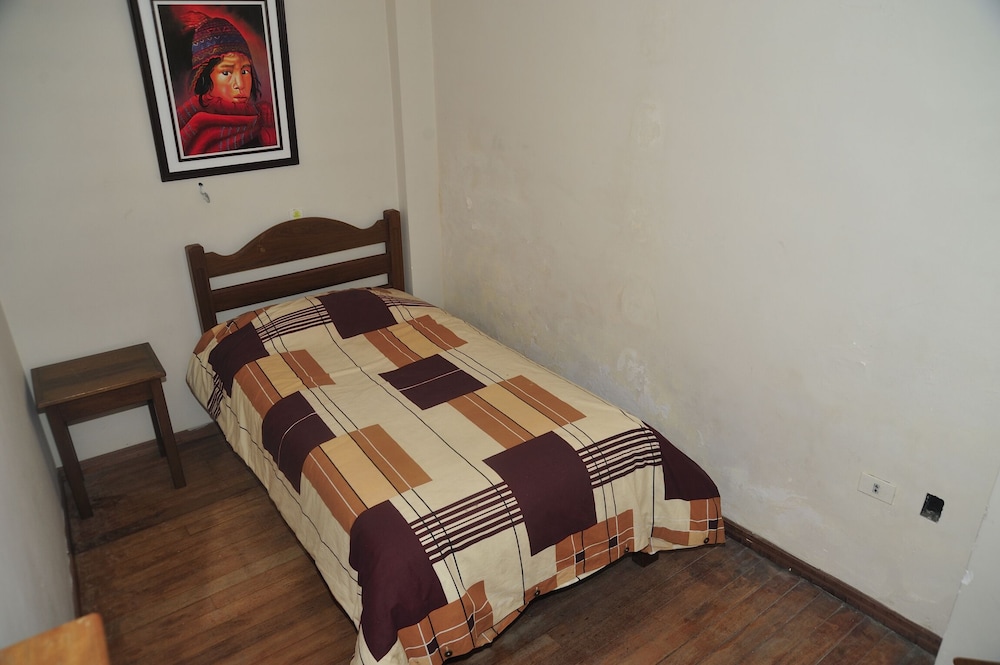 Single Room, Shared Bathroom photo 1