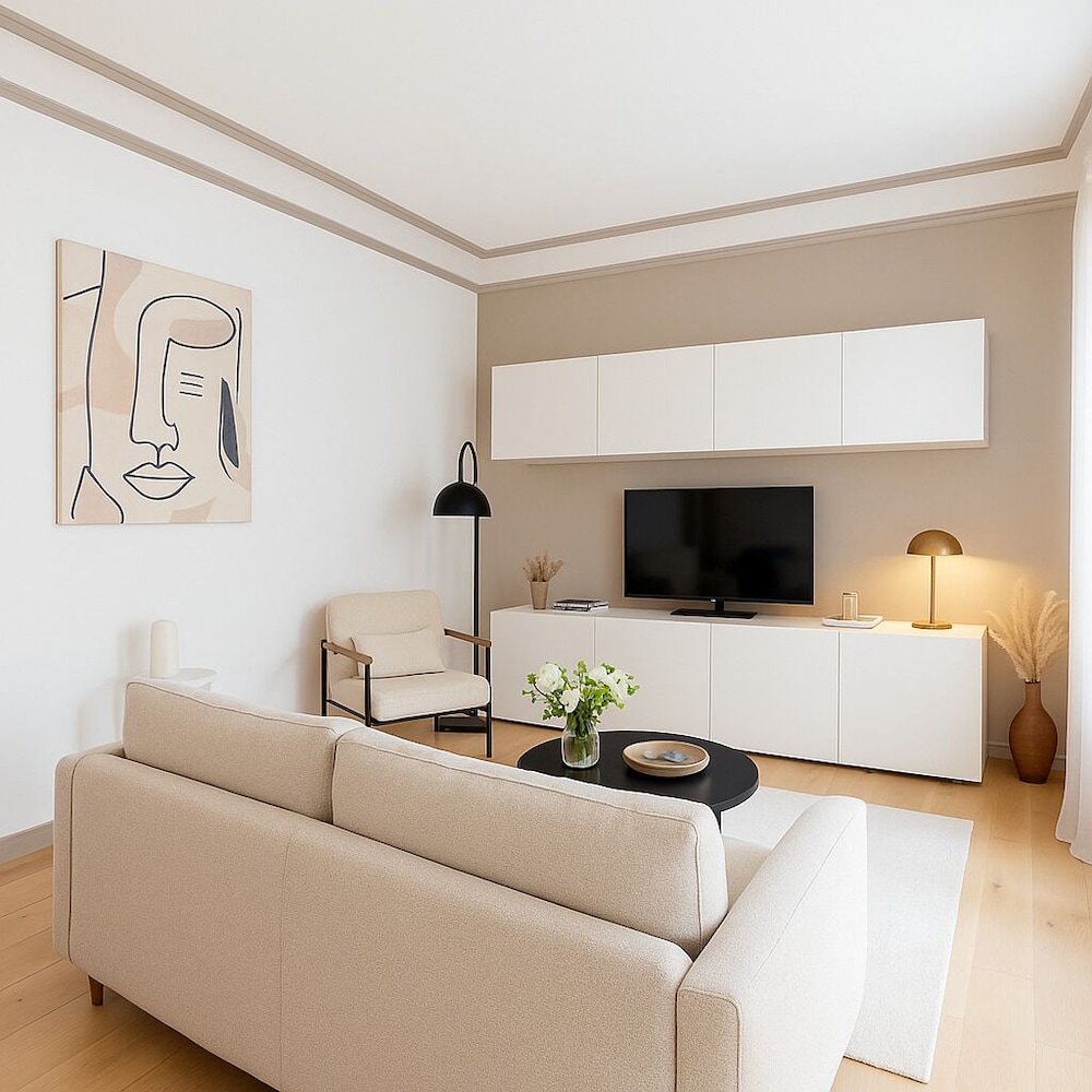Deluxe Apartment, Courtyard View