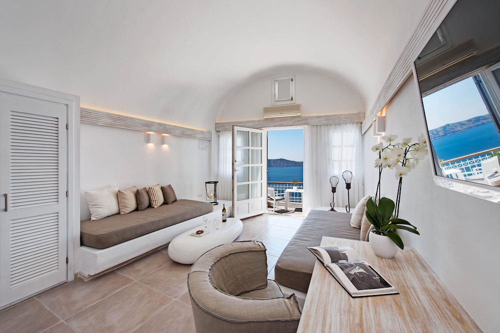 Deluxe Suite - Photo 1