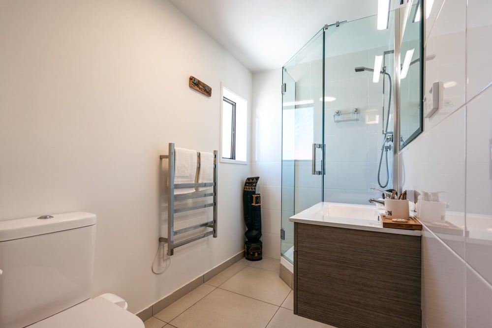 One Bedroom Apartment with Ocean View - Photo 8