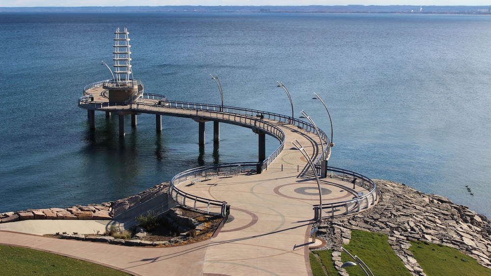 Standard Room, 1 King Bed (City View)