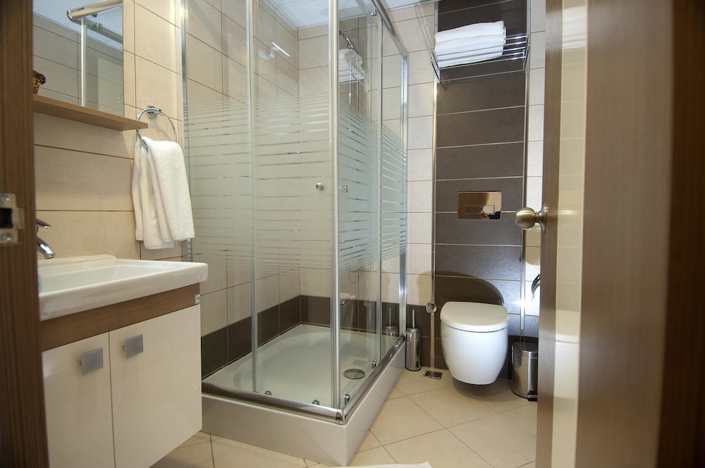 Standard Room, 1 Double or 2 Twin Beds photo 2