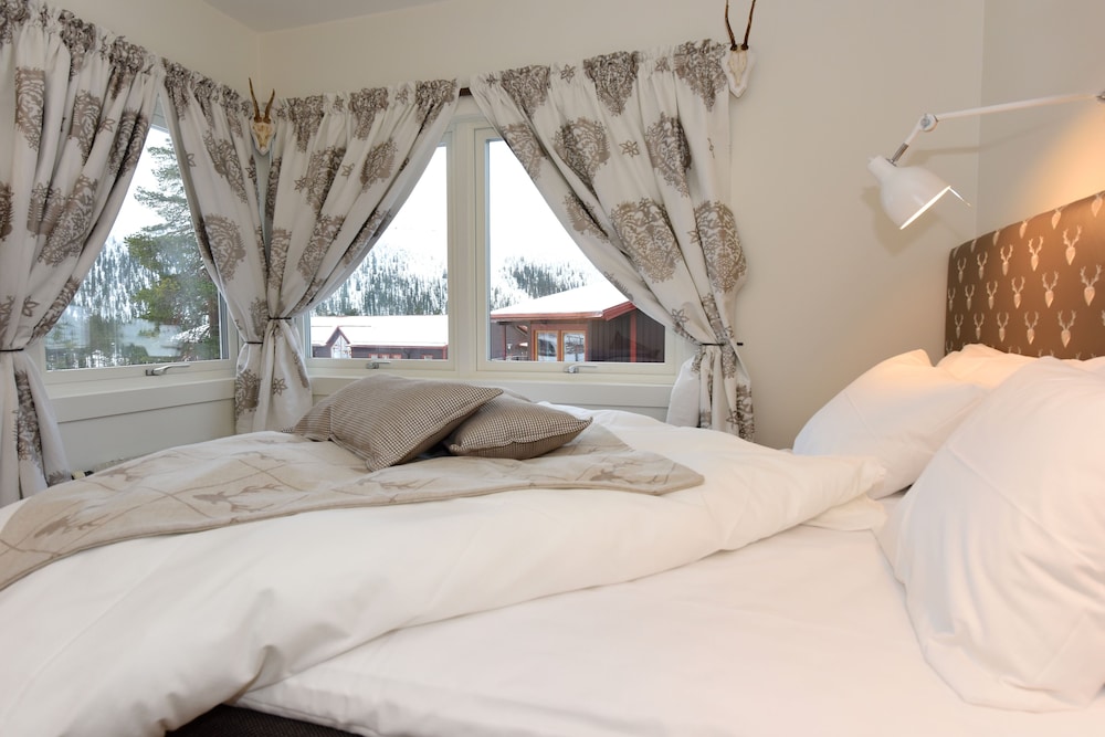 Romantic Double Room, 1 Bedroom, Hill View photo 2