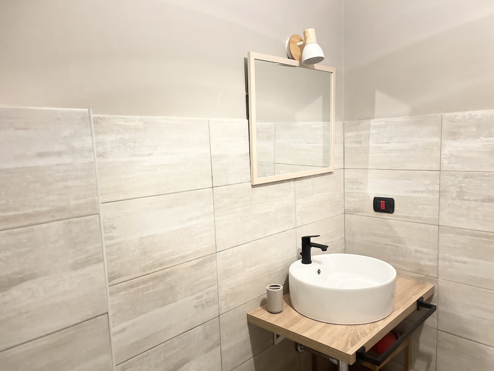 Superior Room, 1 Bedroom, Balcony, City View - Photo 4