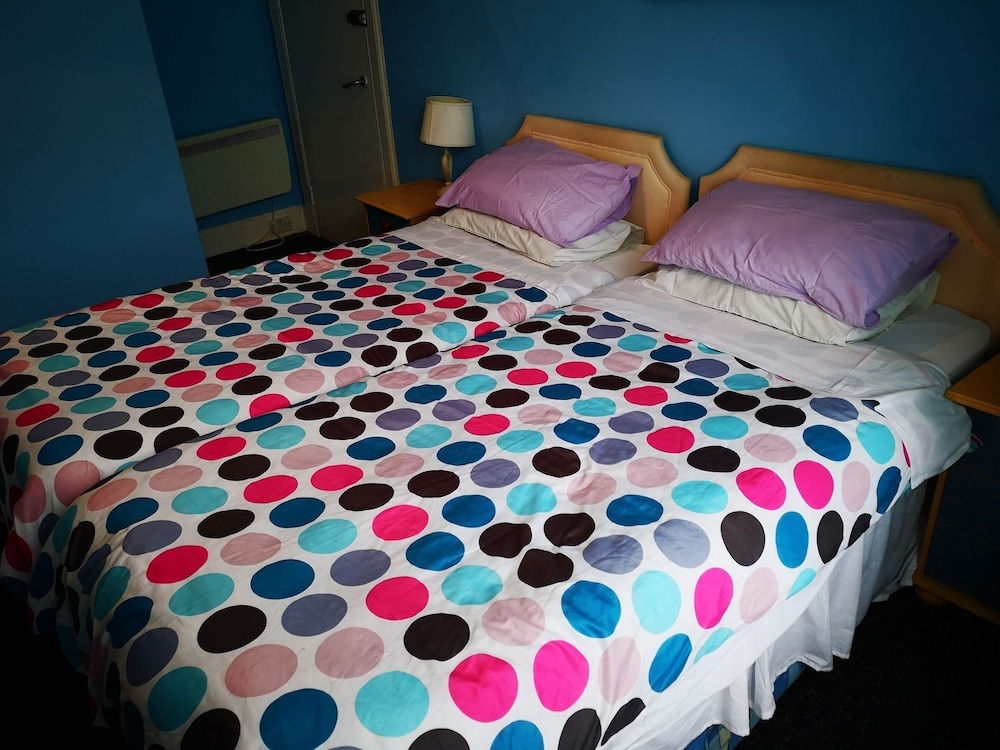 Twin Room, 2 Twin Beds photo 3