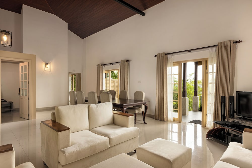 Forest Villa- Mountain View photo 2