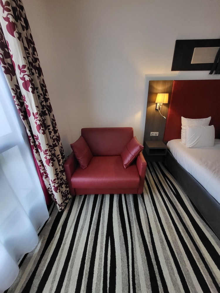 Superior Room, Multiple Beds - Photo 4