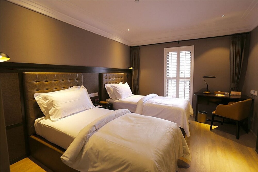 Twin Room (Extreme Sassy) photo 1