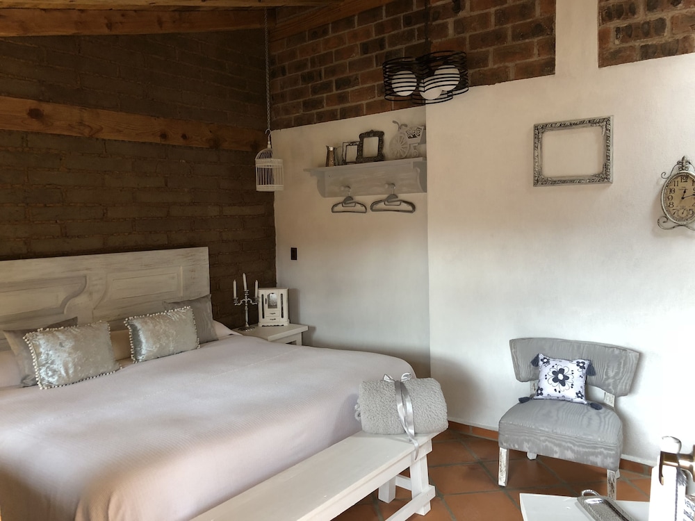 Design Room, 1 King Bed photo 1