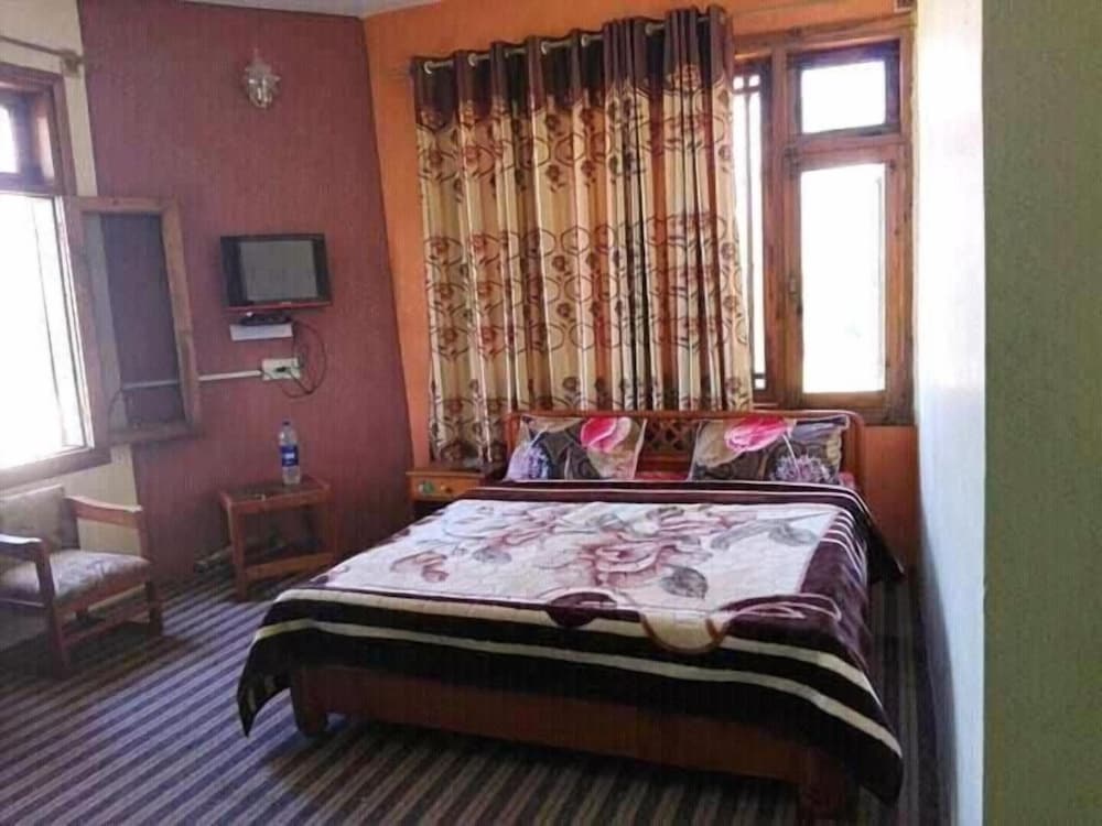 Standard Double or Twin Room photo 1