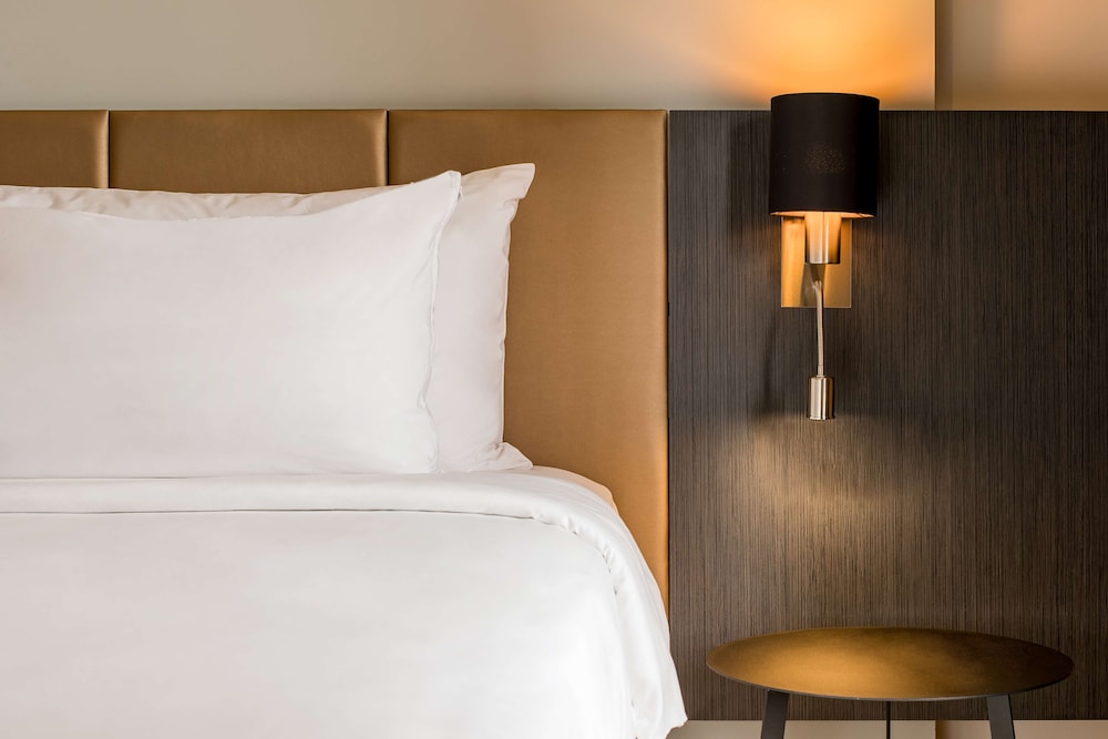 Executive Room - Photo 5