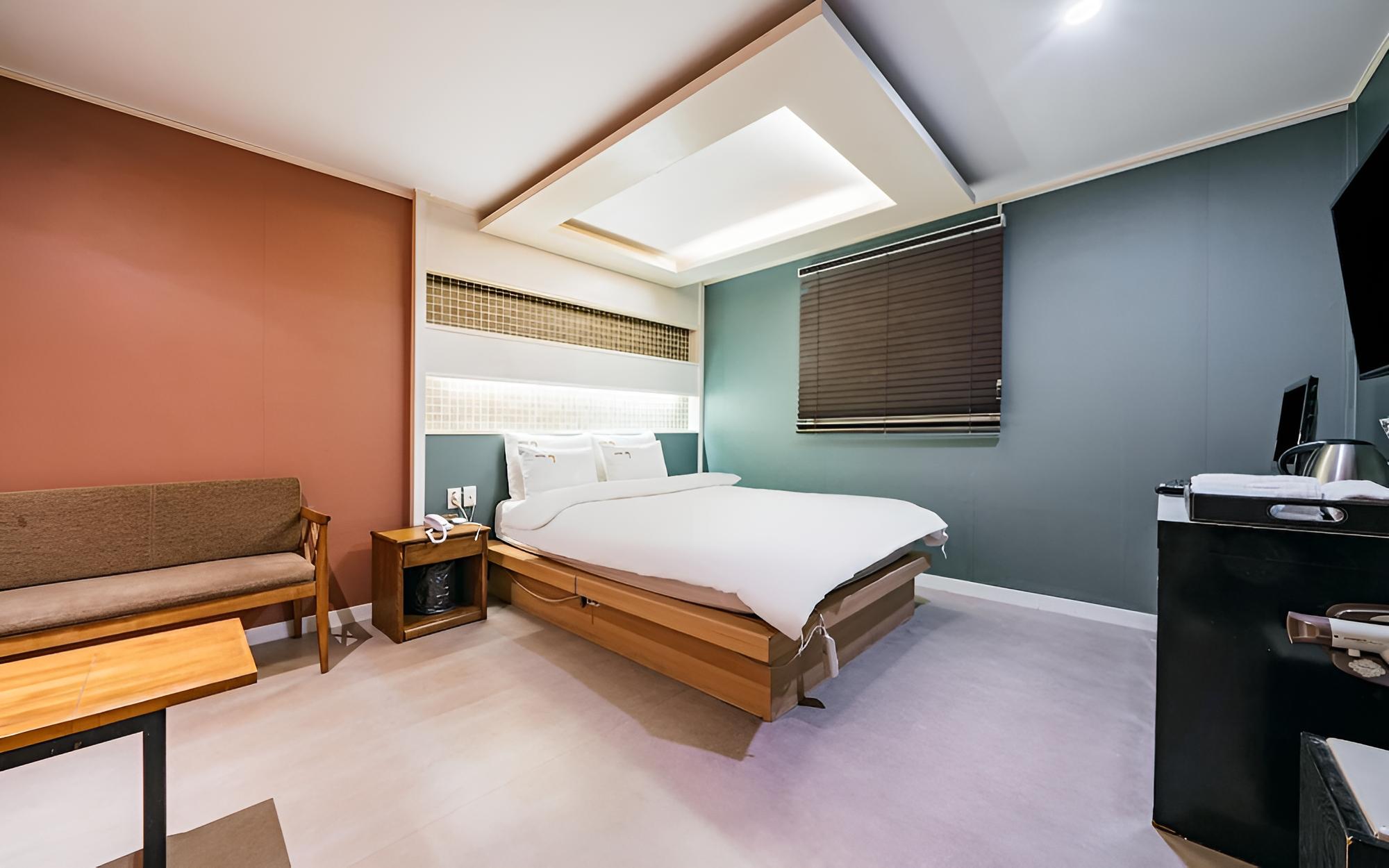 Room (Standard Room) - Photo 5