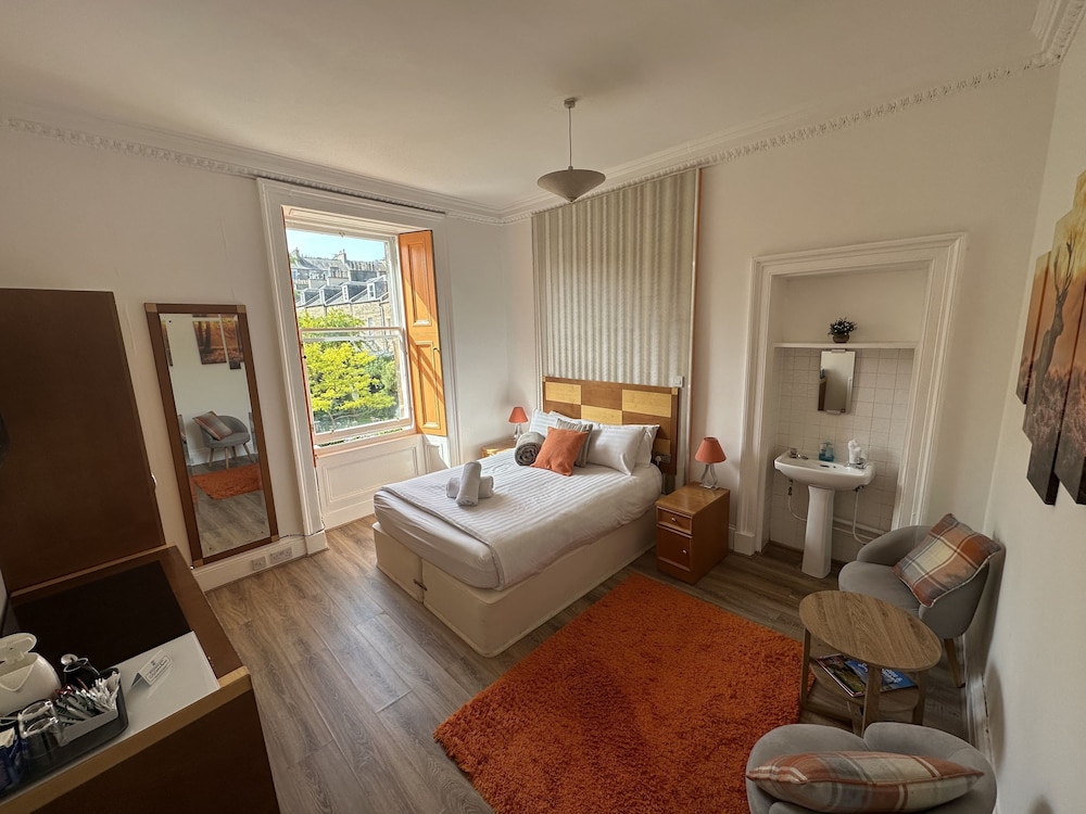 Deluxe Double Room, 1 Queen Bed, Garden View
