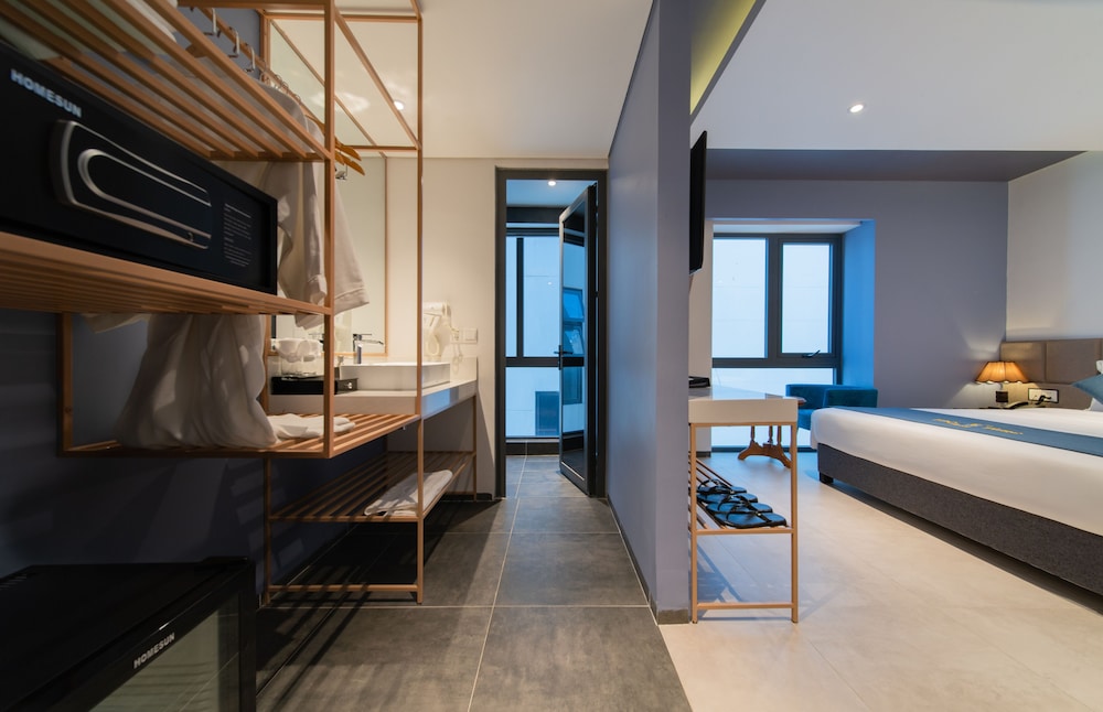 Deluxe Triple Room - Photo 10