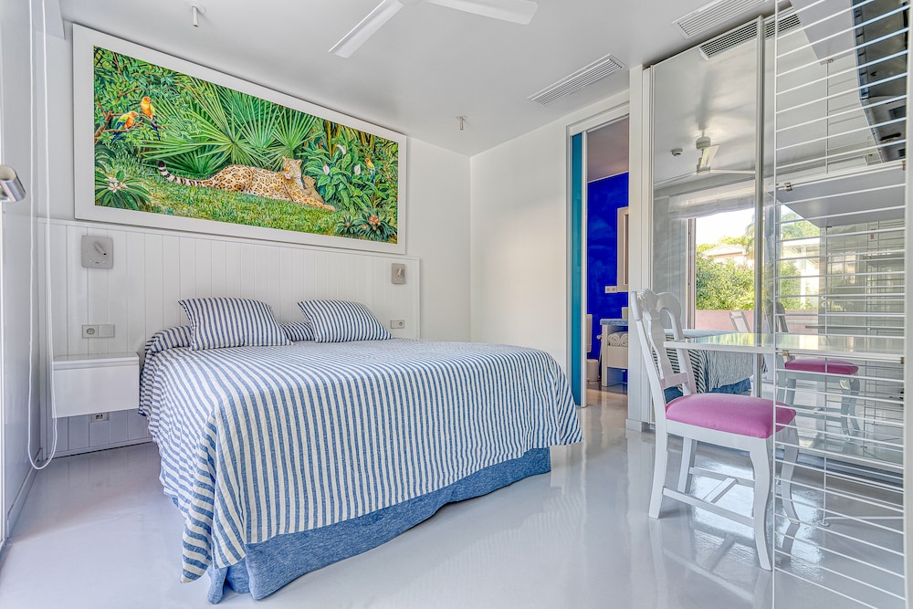 Deluxe Double Room, 1 Queen Bed, Terrace, Garden View photo 3