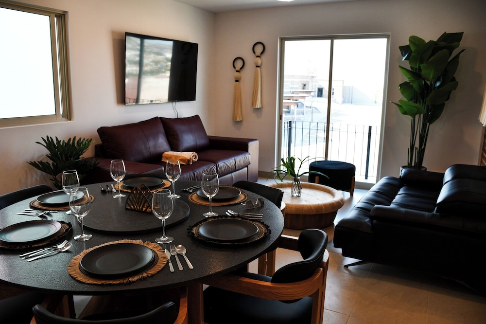 Family Apartment, Balcony, City View photo 2