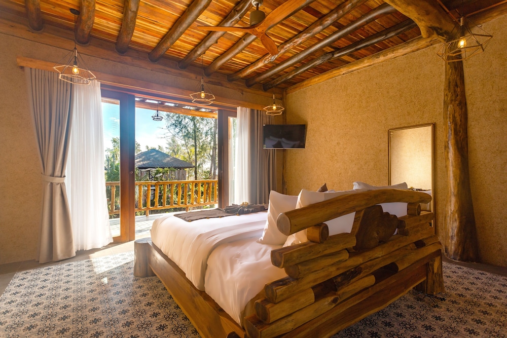 Premium Bungalow with Balcony - Photo 1