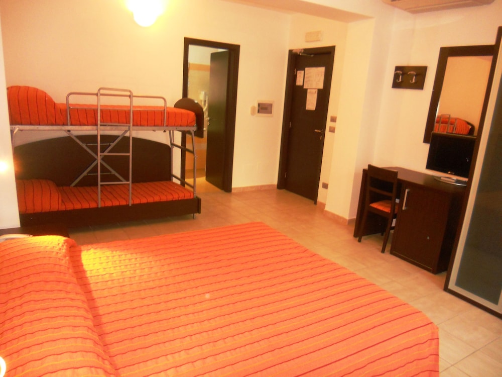 Standard Quadruple Room photo 1