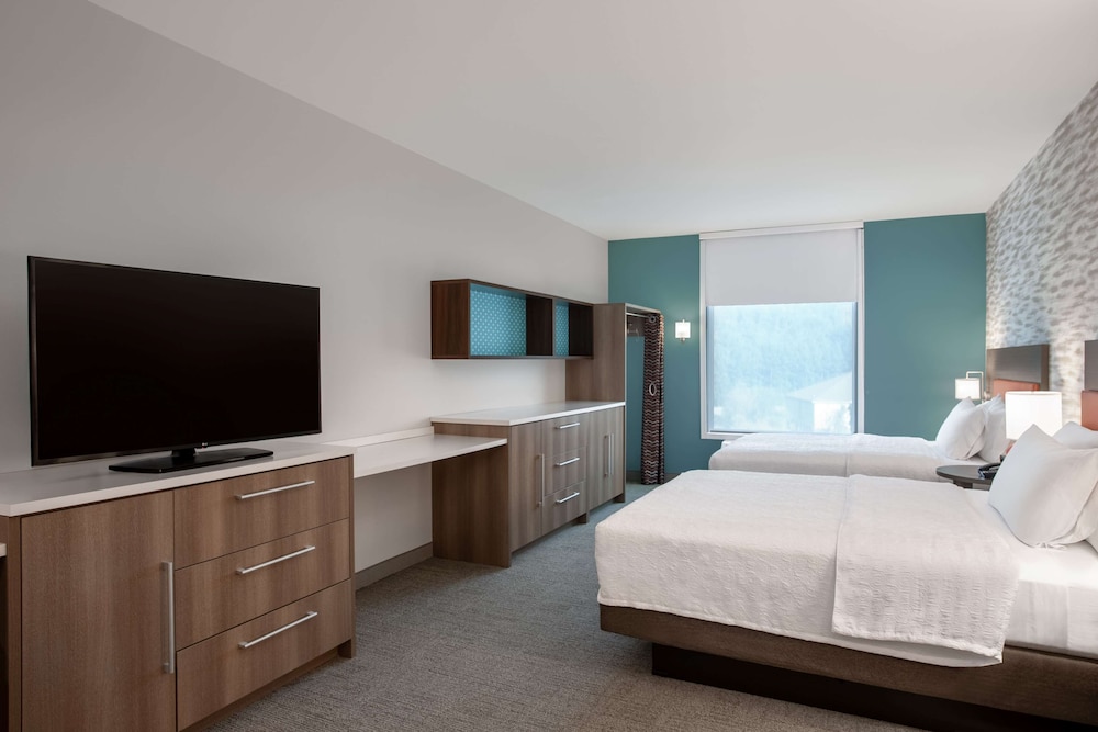 Studio, 2 Queen Beds, Accessible, Bathtub (Mobility) photo 1