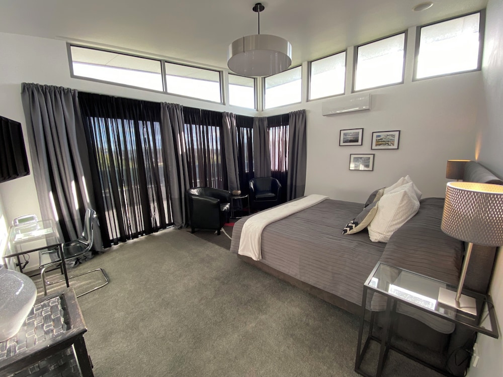 Sunset Suite photo 2