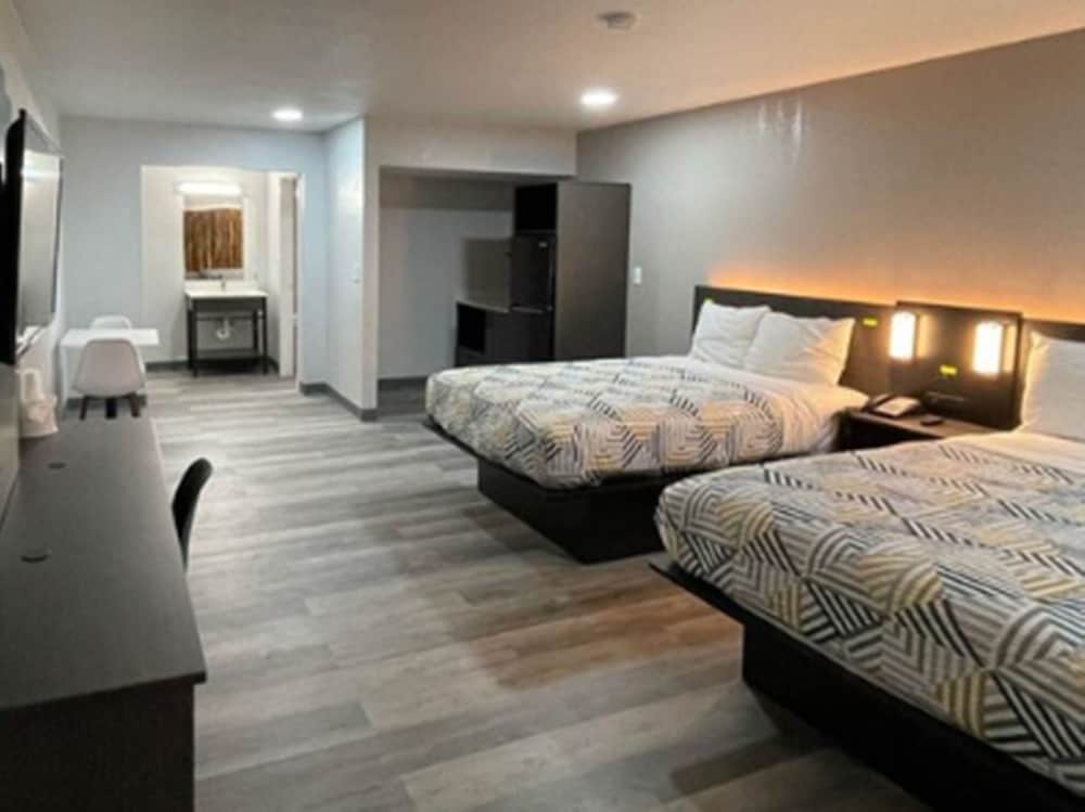 Deluxe Room, 2 Double Beds, Non Smoking photo 2