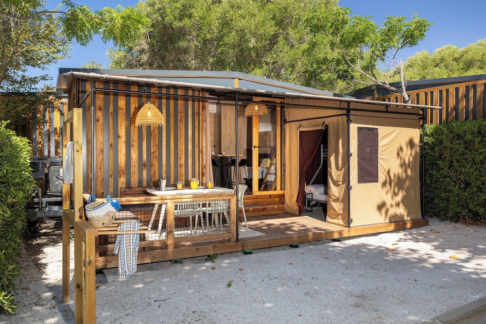Premium Bungalow
