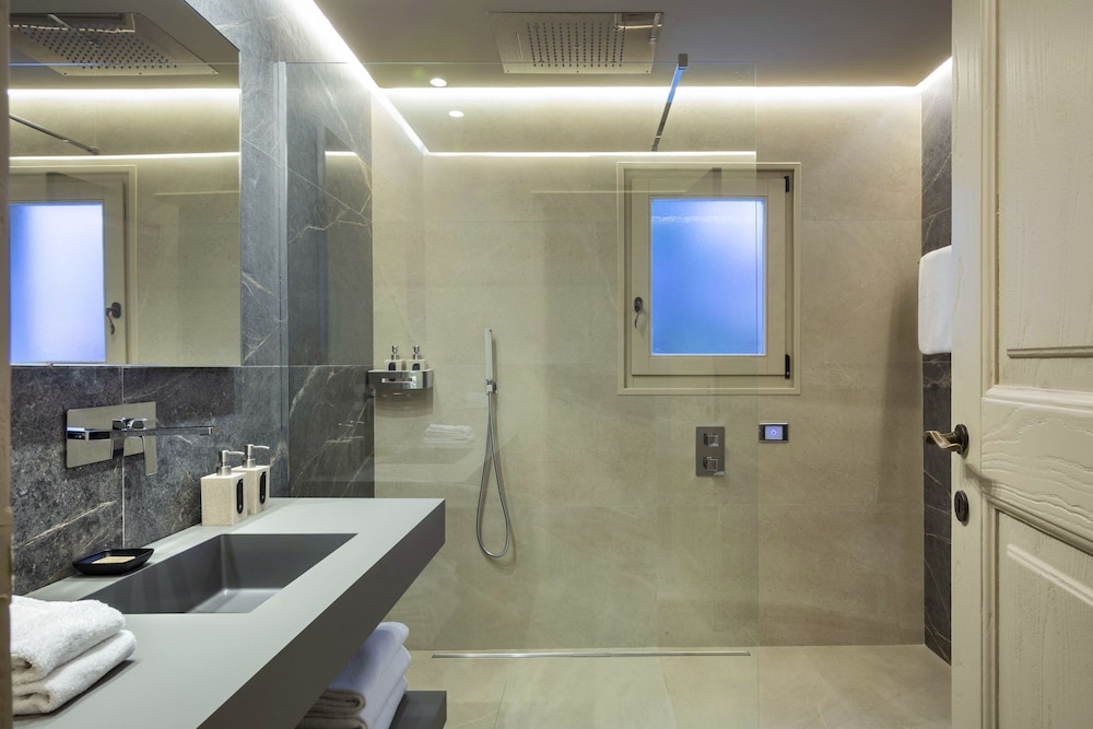 Junior Suite, Sea View (Pool) photo 3