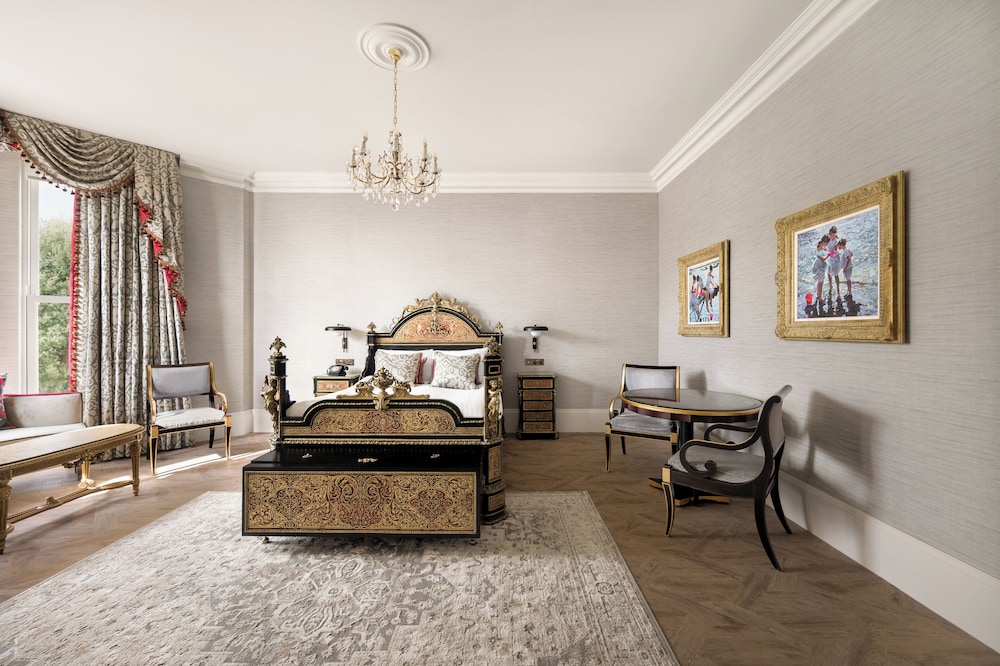 Suite, 1 Queen Bed photo 3