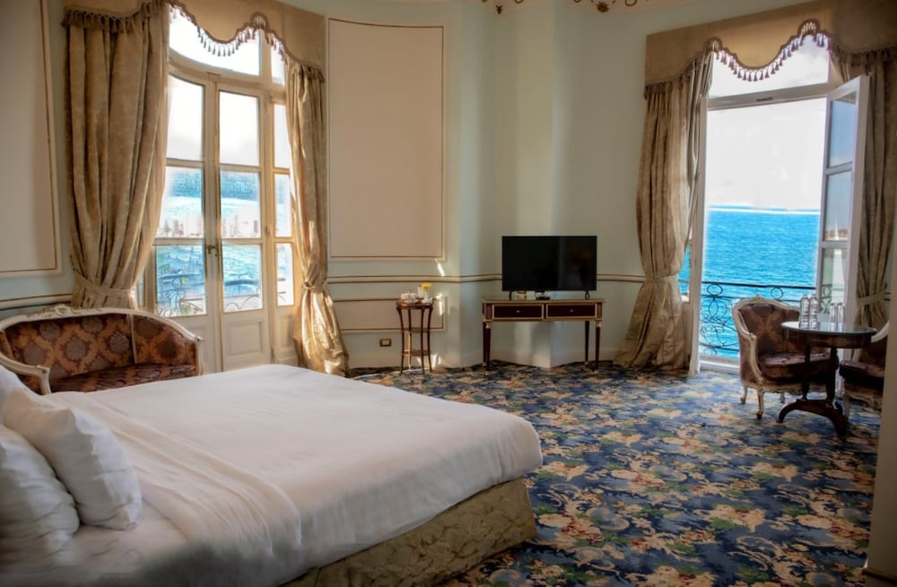 Golden Junior Suite View Direct Sea View - Photo 1