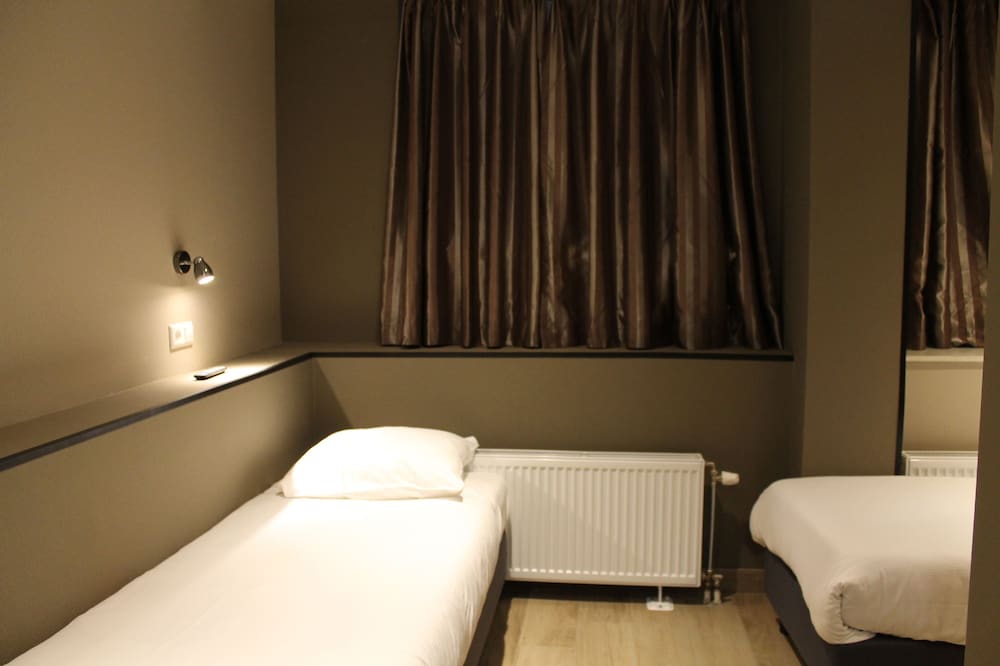 Twin Room Basement photo 1