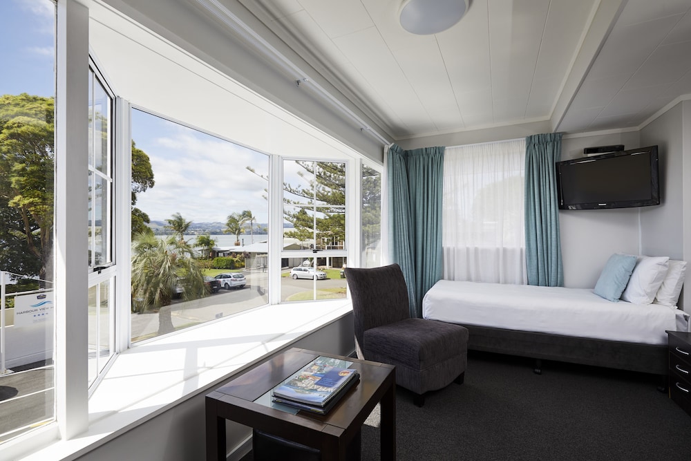 Superior 1 Bedroom photo 2