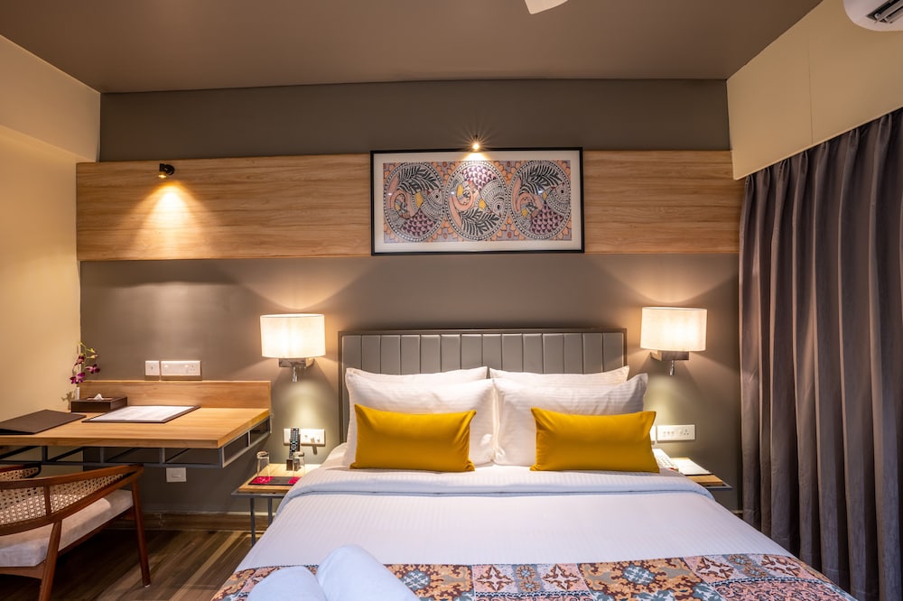 Deluxe Double Room, Balcony, Partial Sea View - Photo 4