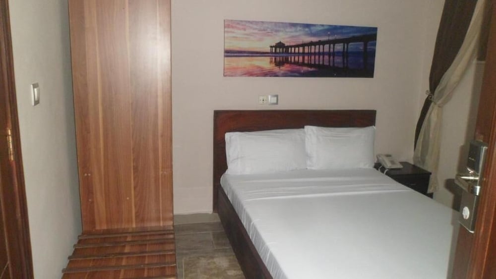 Standard Room photo 2