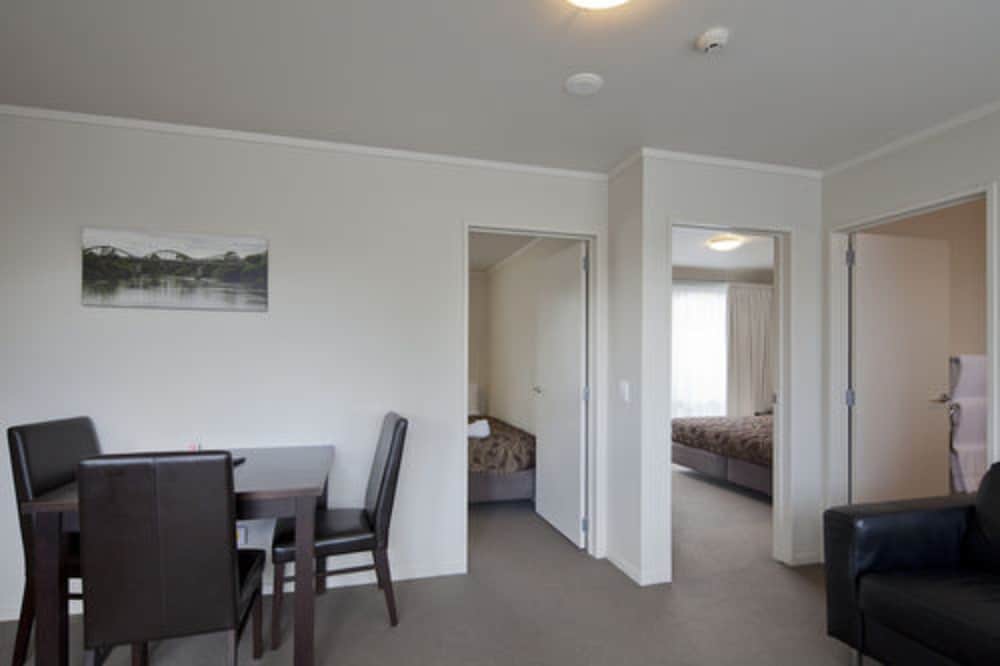 Standard Suite, 2 Bedrooms, Non Smoking, Kitchenette (Sleeps 4-5)