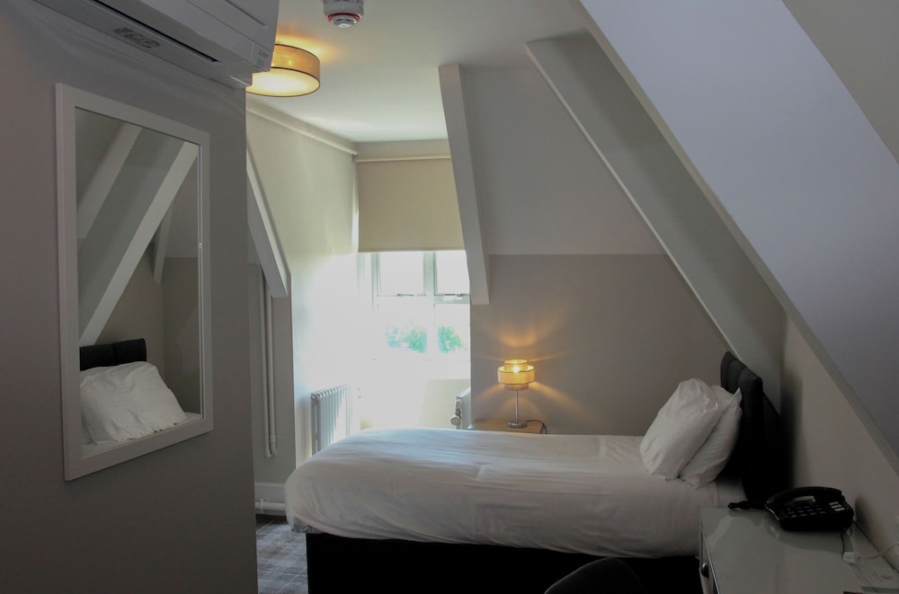 Economy Single Room