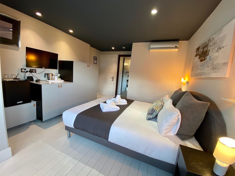 Standard Double Room, Lake View (Sans Balcon) photo 3