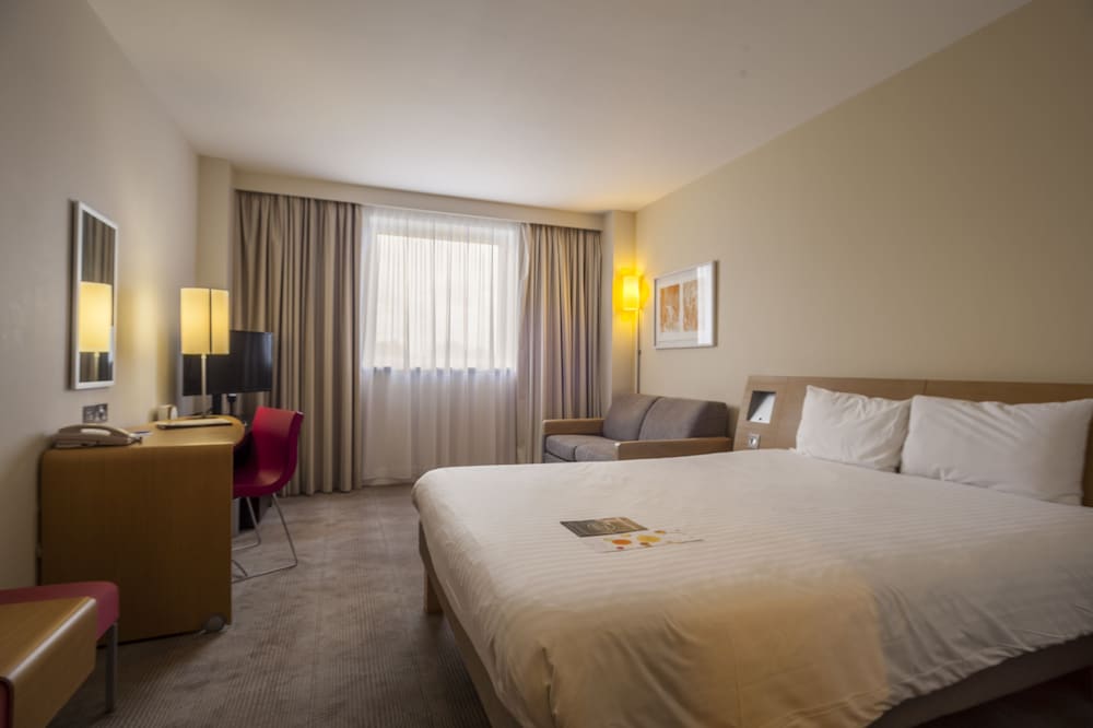 Standard Room, 1 Queen Bed with Sofa bed - Photo 3