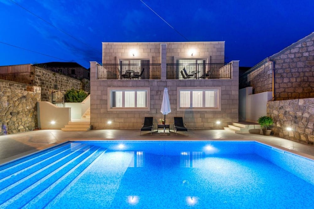Villa (Villa Kabalero - Four-Bedroom Villa w)