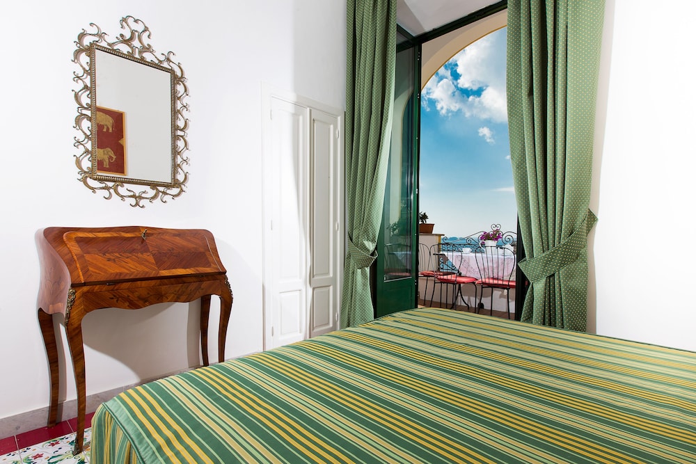 Premier Apartment, 2 Bedrooms (Galli) photo 1