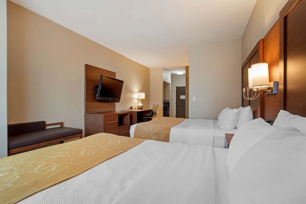 Suite, 2 Queen Beds, Non Smoking, Ground Floor - Photo 4