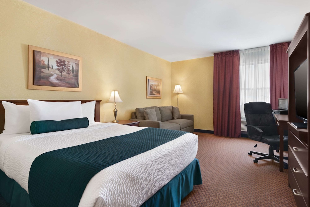 Days Inn & Conference Centre by Wyndham Blainville