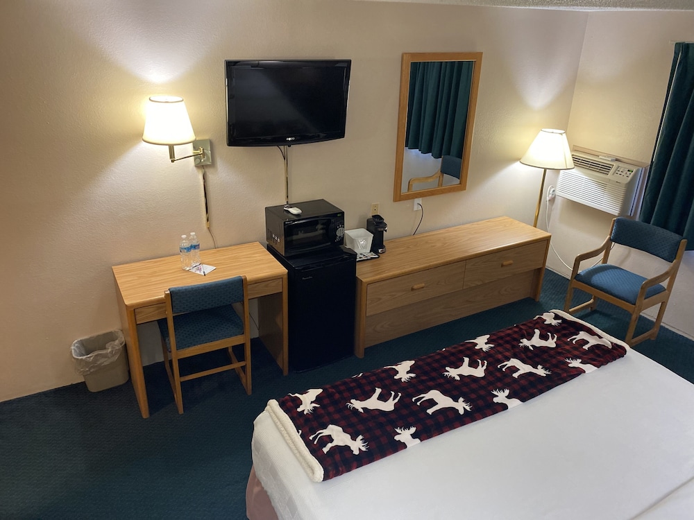 Standard Room, 1 Queen Bed, Non Smoking (Pet Room)