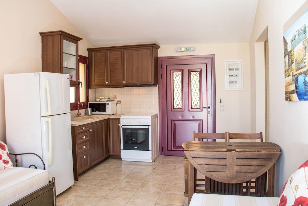 Suite, 1 Bedroom, Kitchen (Sea or Pool View) photo 2