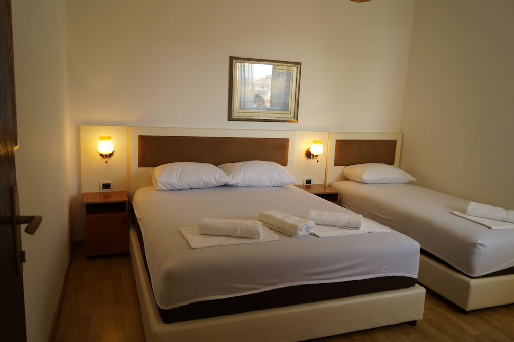 Basic Apartment, 1 Bedroom, Balcony, Partial Sea View
